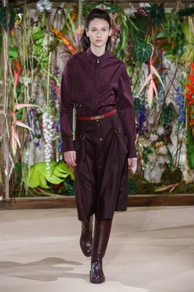 Look 15